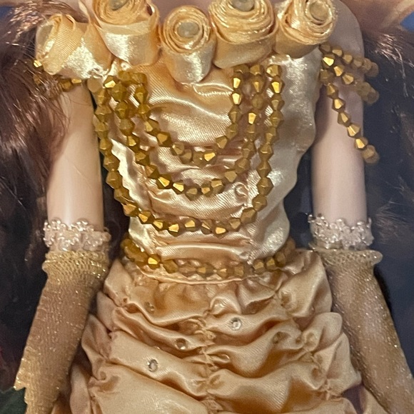 Disney store Limited Edition Belle doll - Picture 5 of 8
